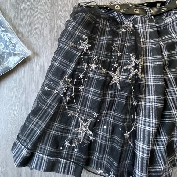 Brand New DOLLS KILL Plaid Distressed Mini Skirt - Picture 6 of 12